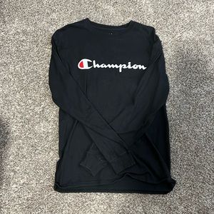 Black long sleeved men’s champion shirt size L
